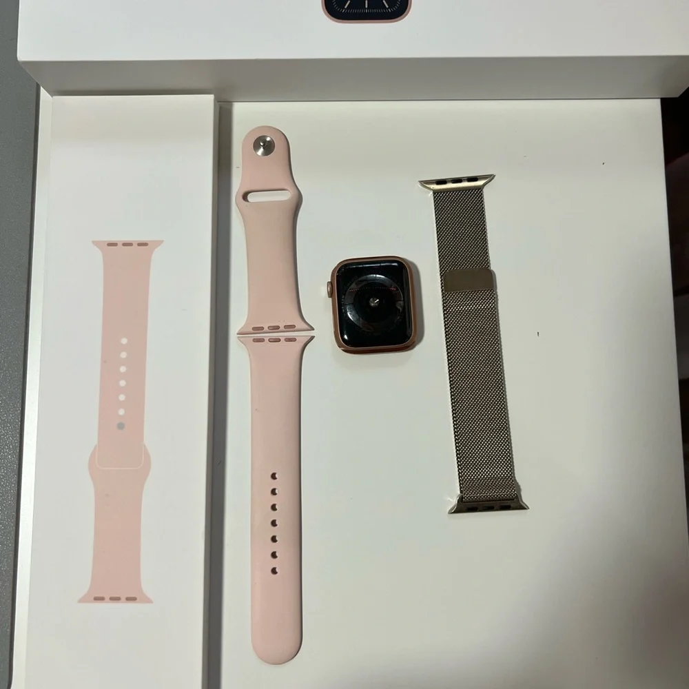 Apple Watch Series 5 44mm gold